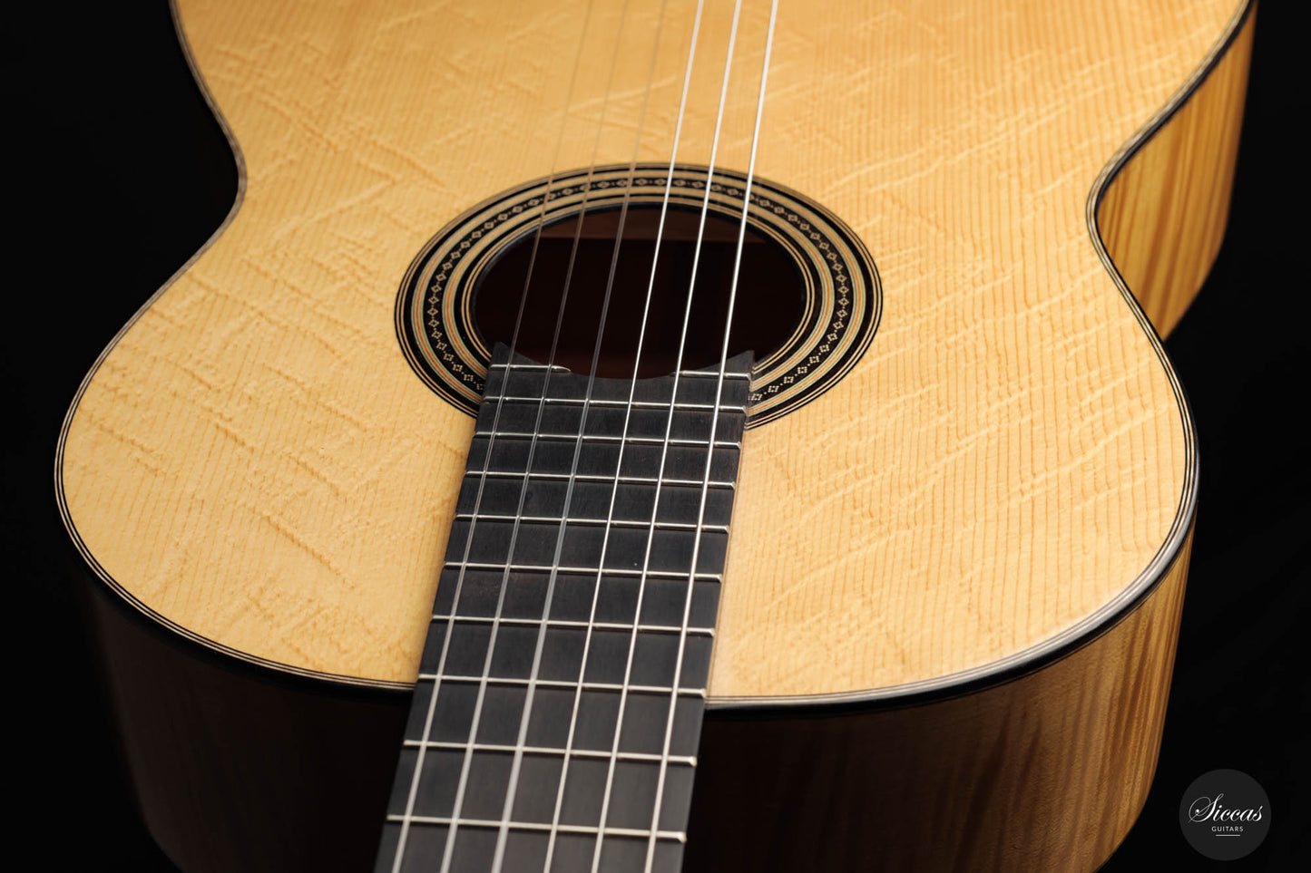 Daryl Perry - 2022 Spruce/Maple No. 247 65 cm