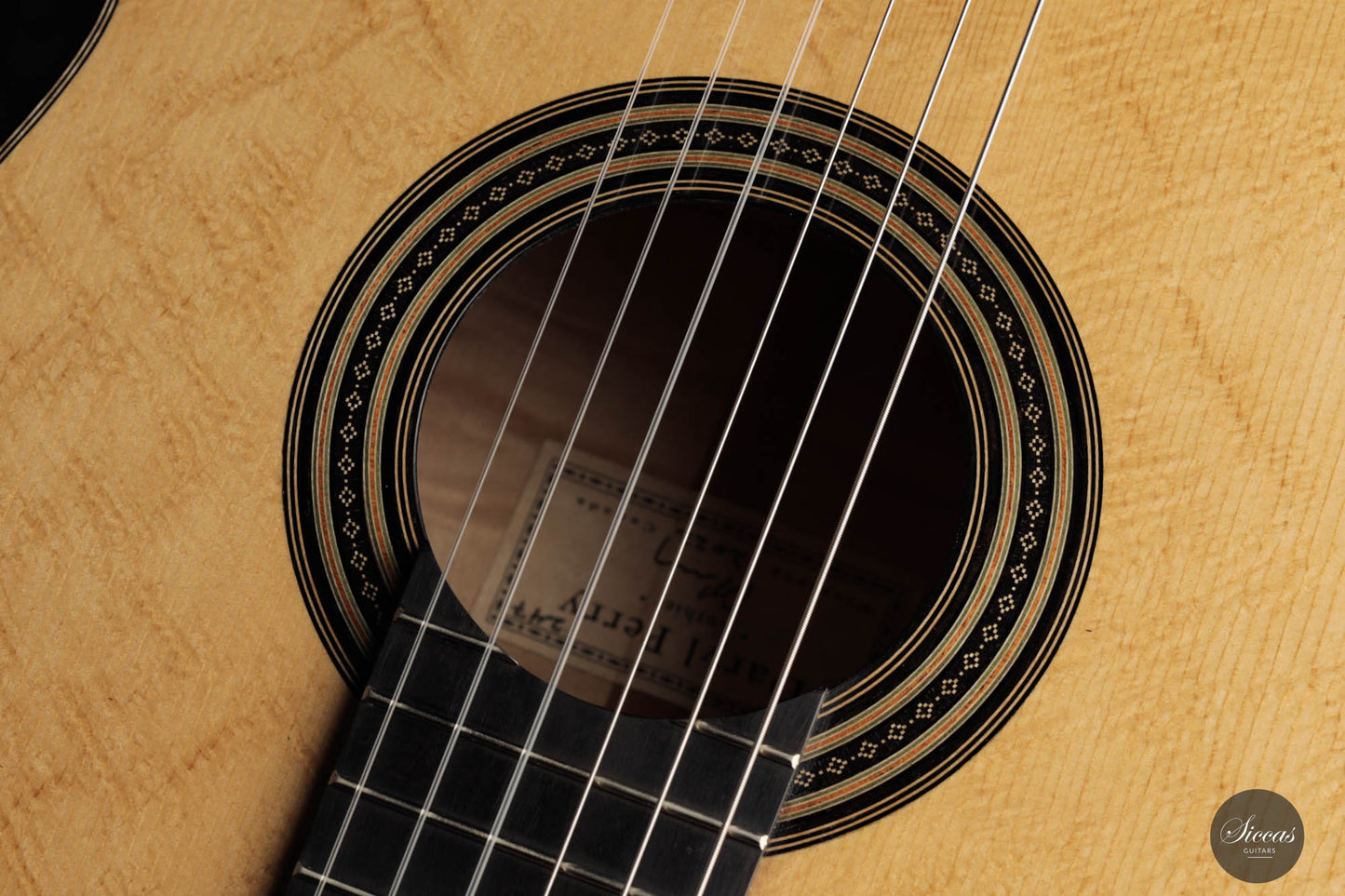 Daryl Perry - 2022 Spruce/Maple No. 247 65 cm