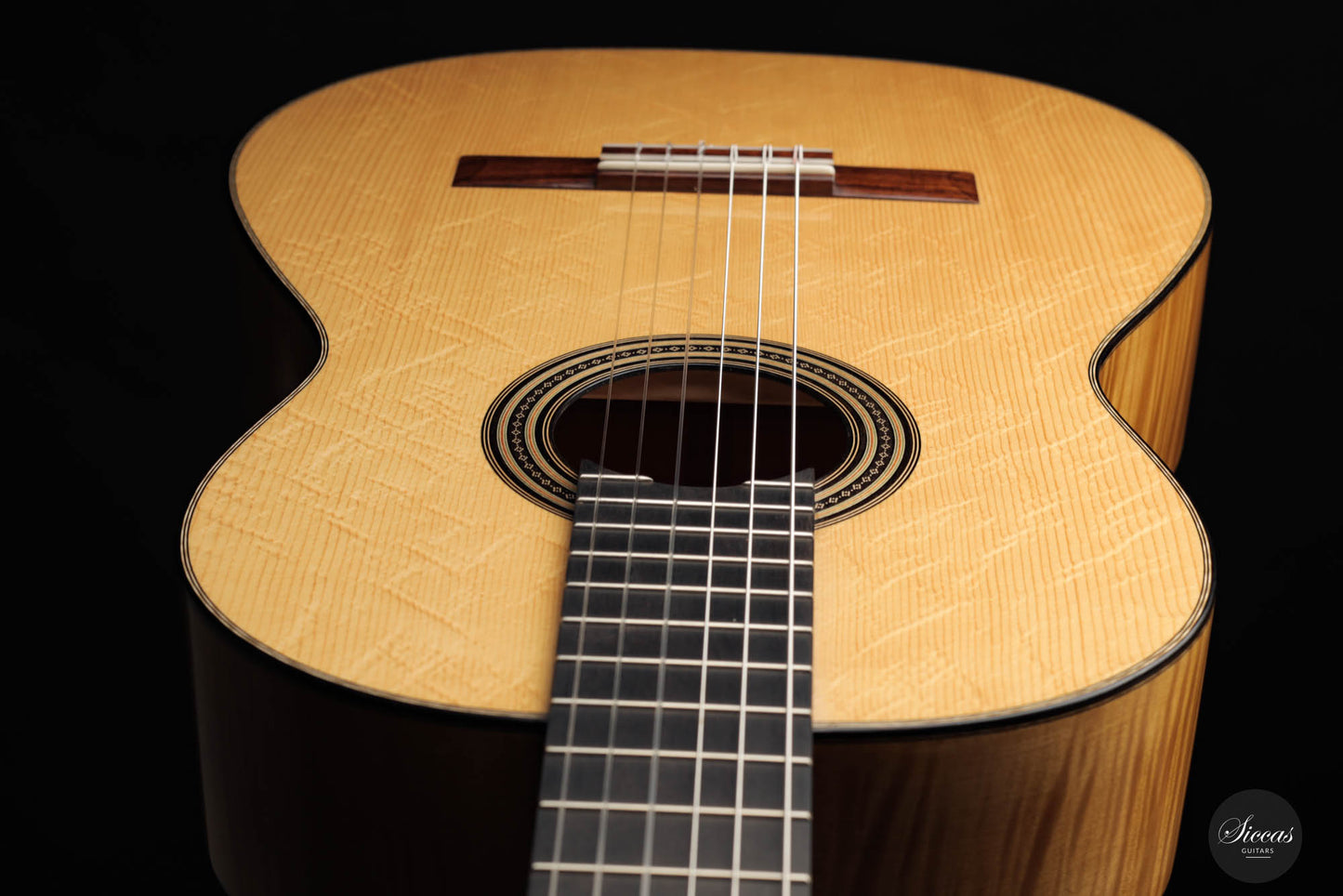 Daryl Perry - 2022 Spruce/Maple No. 247 65 cm