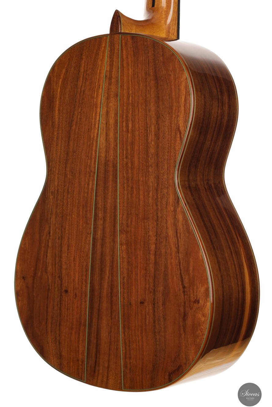 Esteve - Model 12 Cedar
