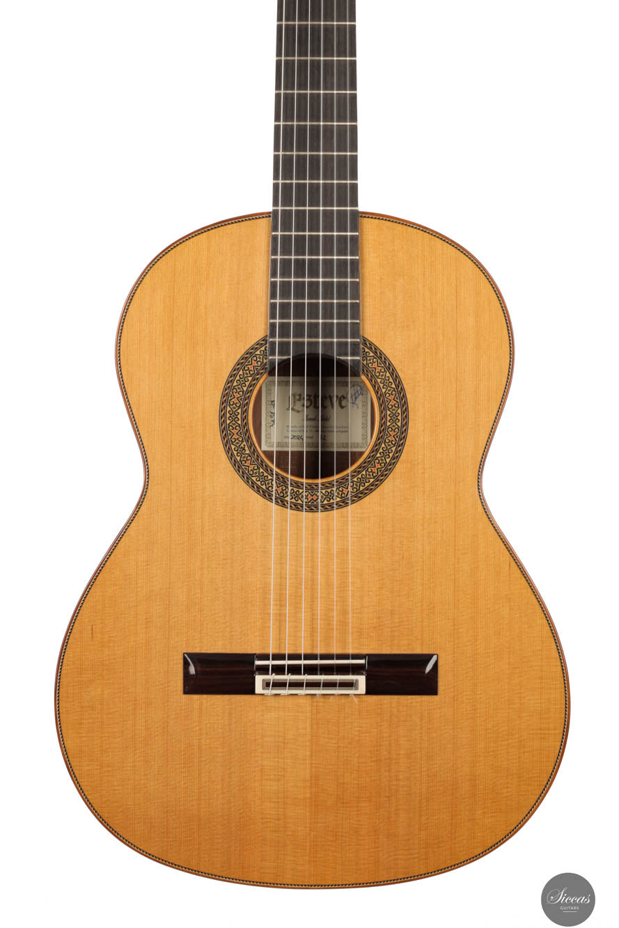 Esteve - Model 12 Cedar