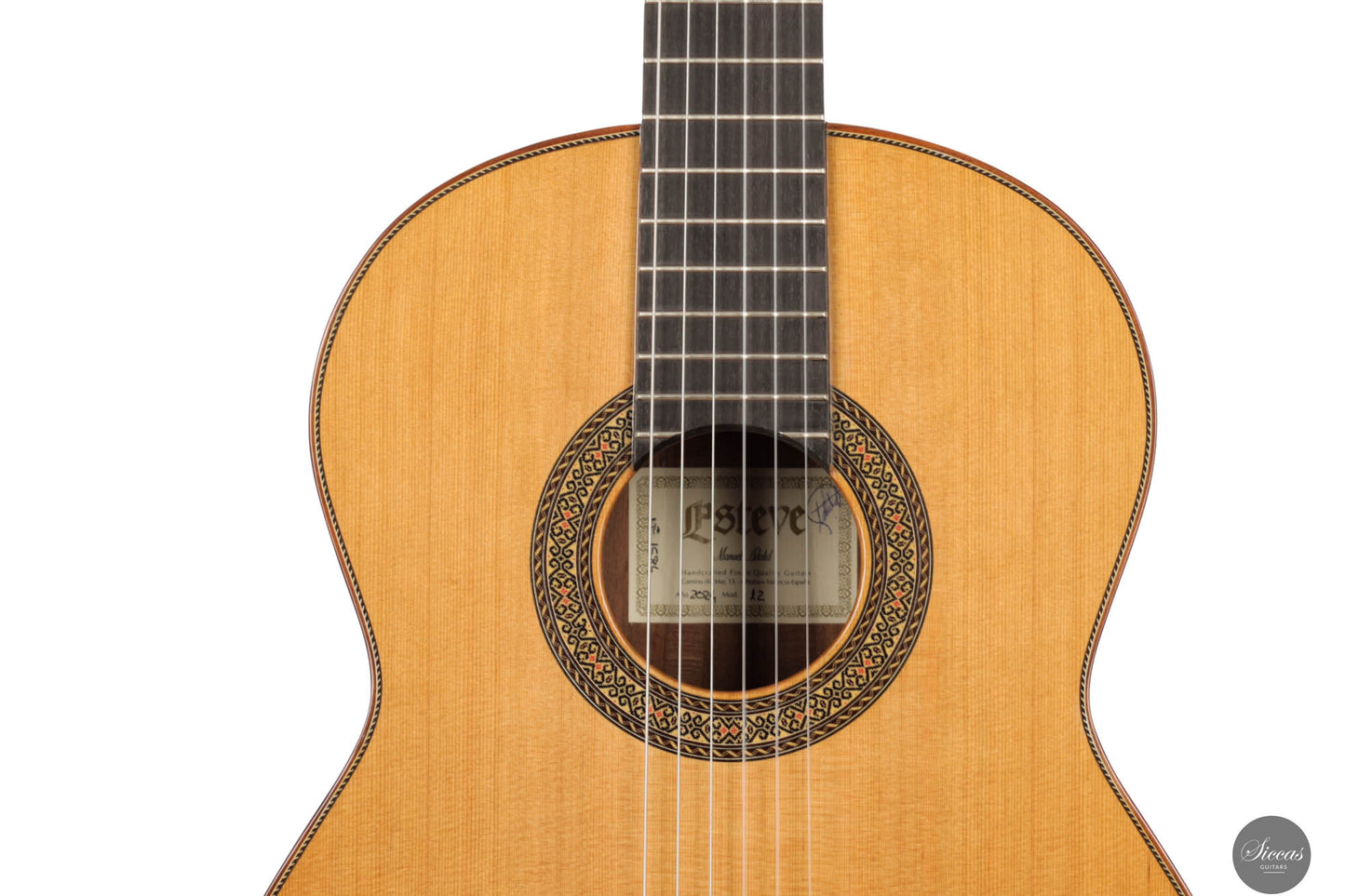 Esteve - Model 12 Cedar