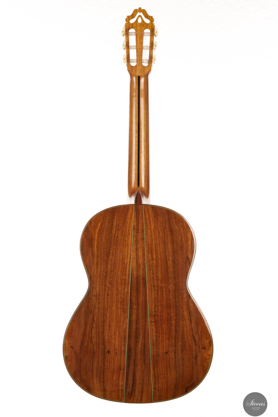 Esteve - Model 12 Cedar