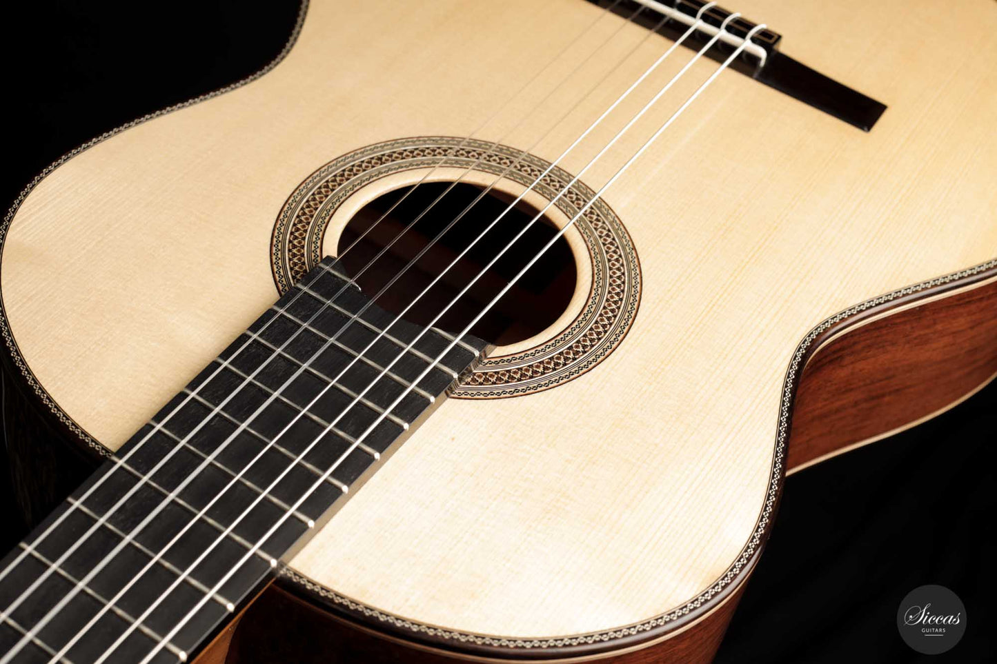 Mijail Kharash - 2022 63 cm