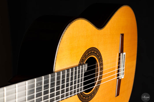 Vicente Carrillo – Gabriela II Cedar/Madagascar 63 cm img-2