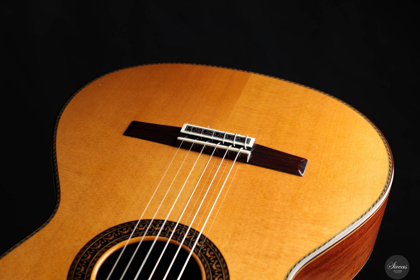Vicente Carrillo – Gabriela II Cedar/Madagascar 63 cm