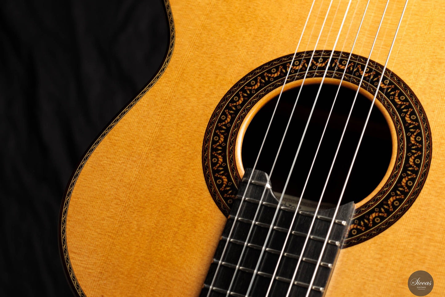 Vicente Carrillo – Gabriela II Cedar/Madagascar 63 cm
