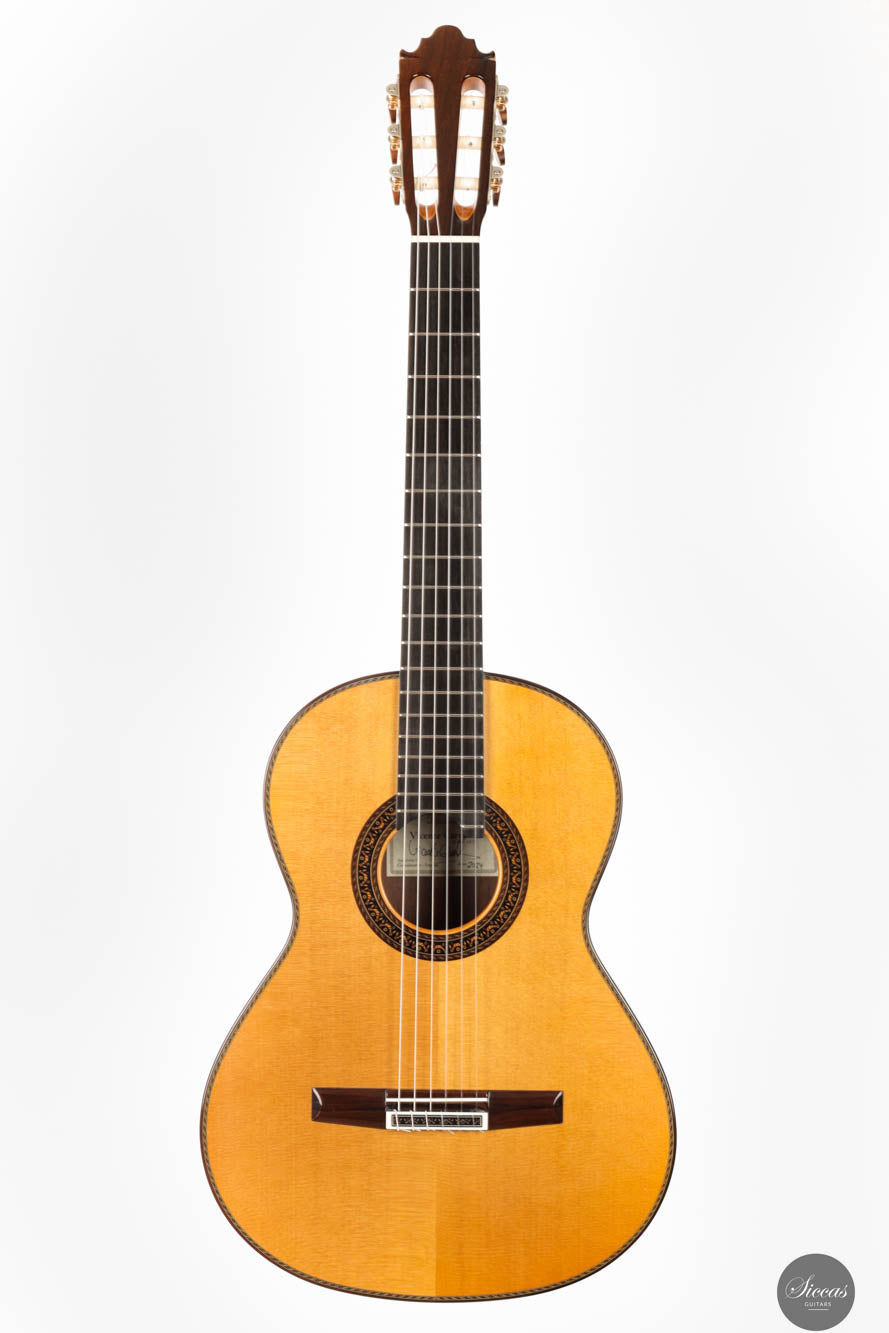 Vicente Carrillo – Gabriela II Cedar/Madagascar 63 cm