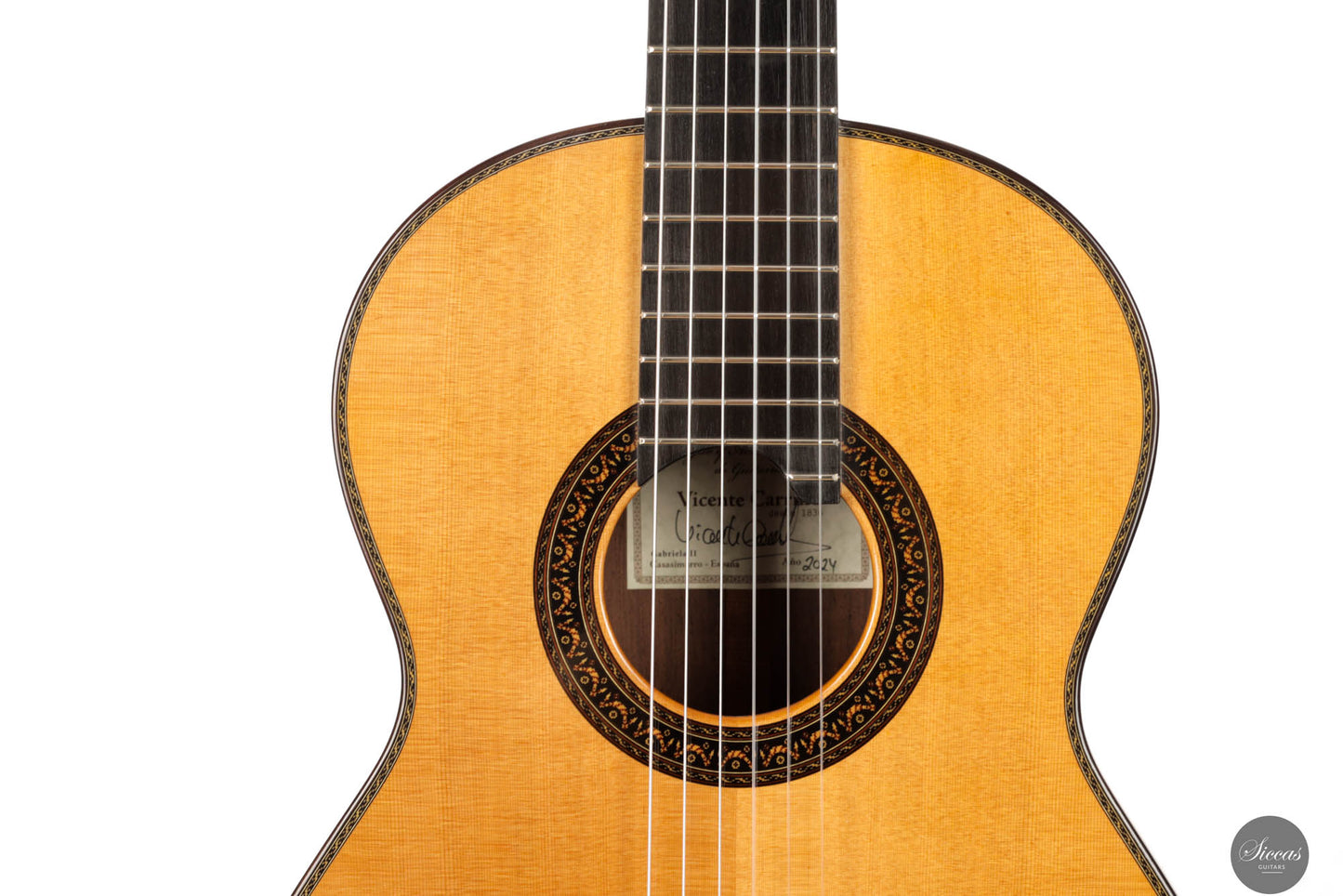 Vicente Carrillo – Gabriela II Cedar/Madagascar 63 cm