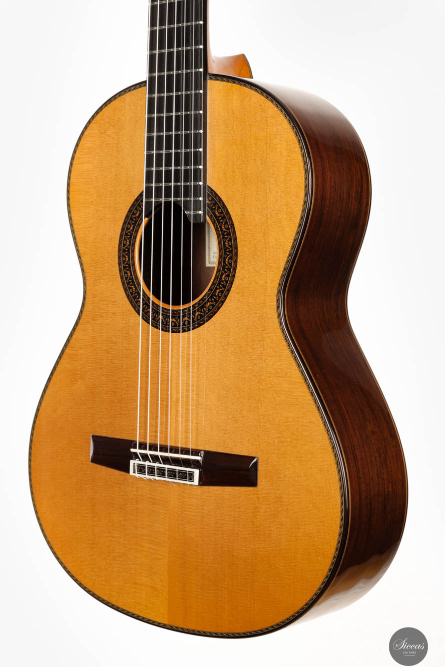Vicente Carrillo – Gabriela II Cedar/Madagascar 63 cm