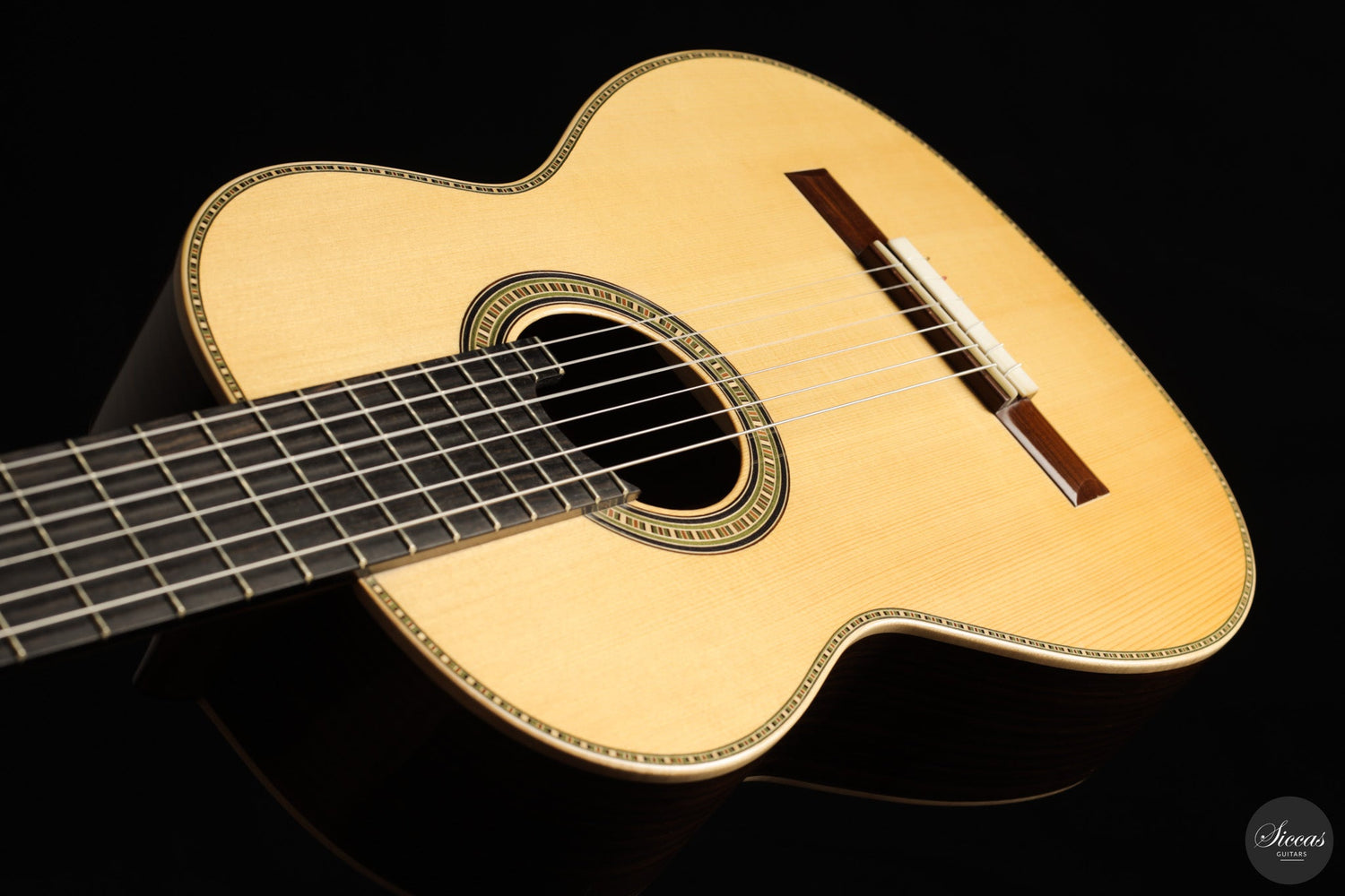 Master Guitar vs Studio Guitar — What's the Difference?