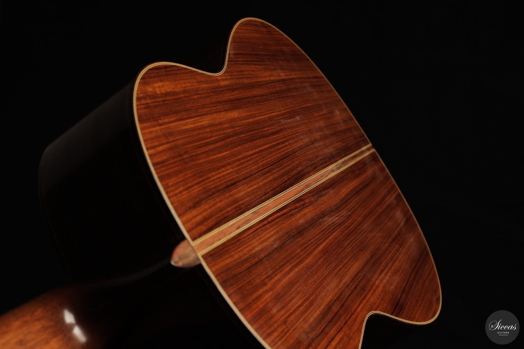 Guitars between 3.000 € and 7000 €