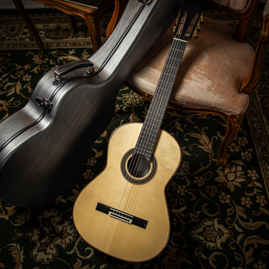 Siccas Luthiers - Creation Doubletop Spruce - Full view