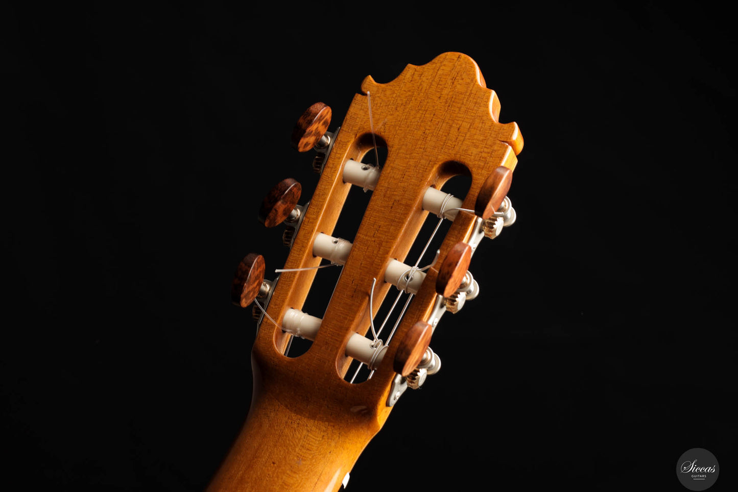 Vicente Carrillo – Gabriela II Cedar/Madagascar 63 cm