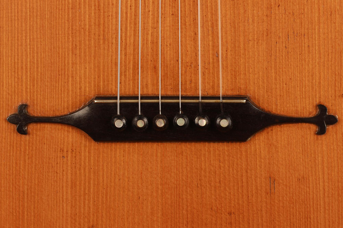 Romantic Guitar - ca. 1910 Markneukirchen
