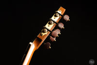 Siccas Luthiers - Legacy Doubletop Spruce - Neck and tuner thumbnail