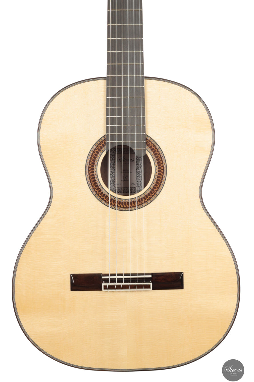 Siccas Luthiers - Recital Traditional Spruce - Front view