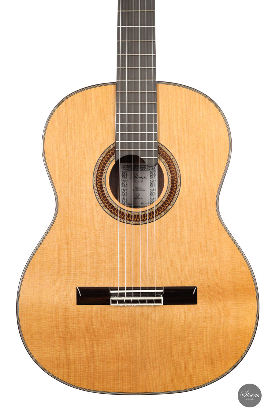 Siccas Luthiers - Recital Traditional Cedar - Front view