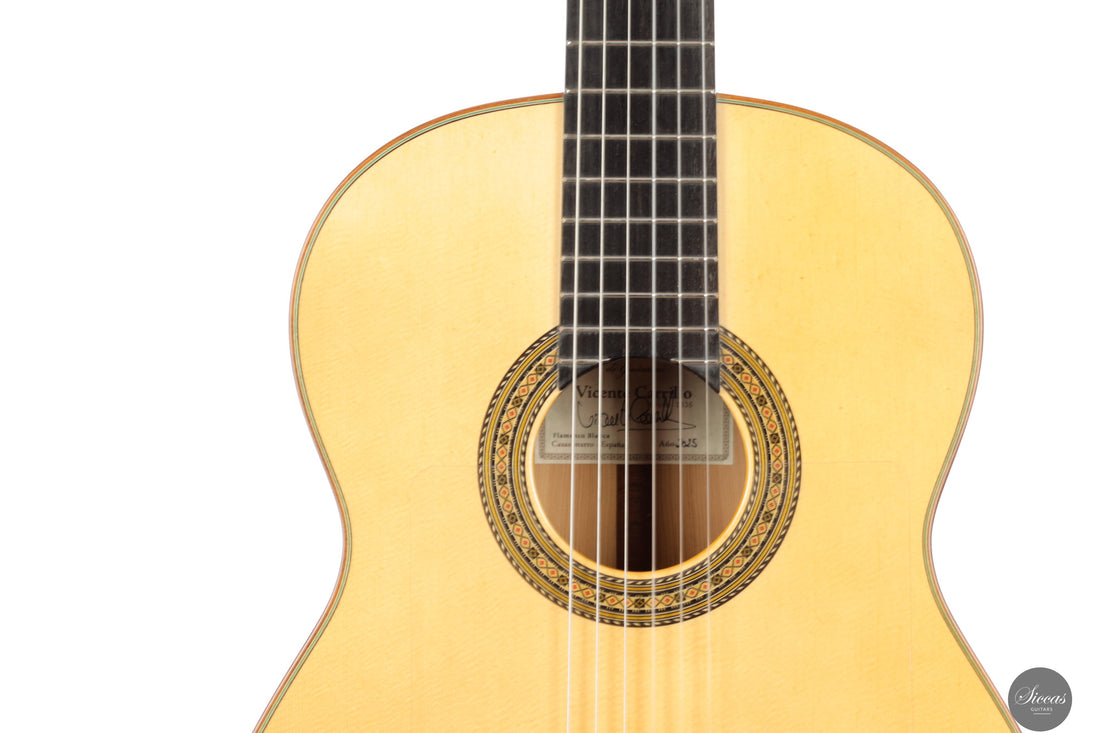 Vicente Carrillo - 2025 Flamenca Blanca - Cipres Exotico